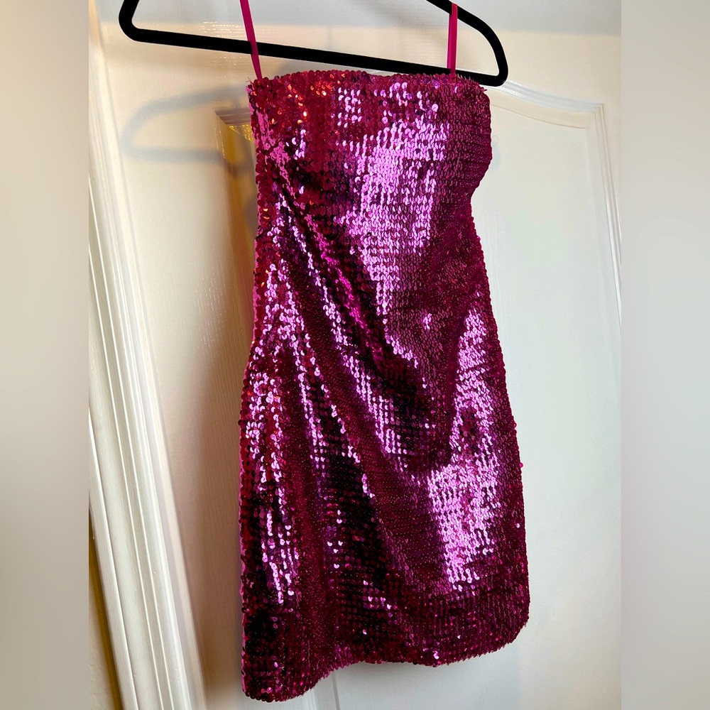 Pink medium sequined strapless dress only worn once